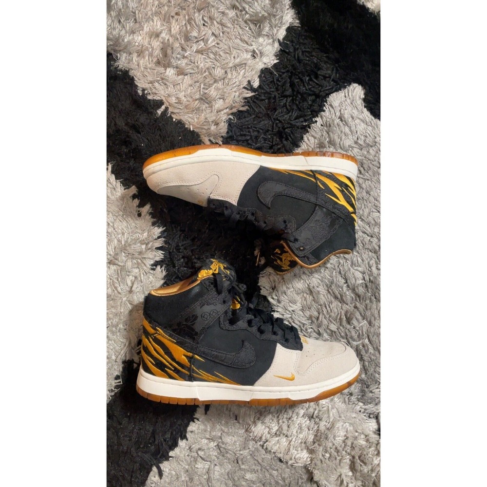 Nike Dunk High Retro PRM Year of the Tiger AKA “God Of Wealth” - Men’s Size 8